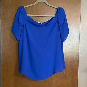 Q&A Off The Shoulder Bow-Detail Top